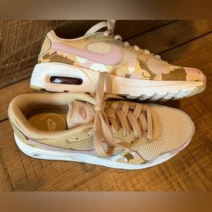 Women’s Nike Air Max SC camouflage running shoes